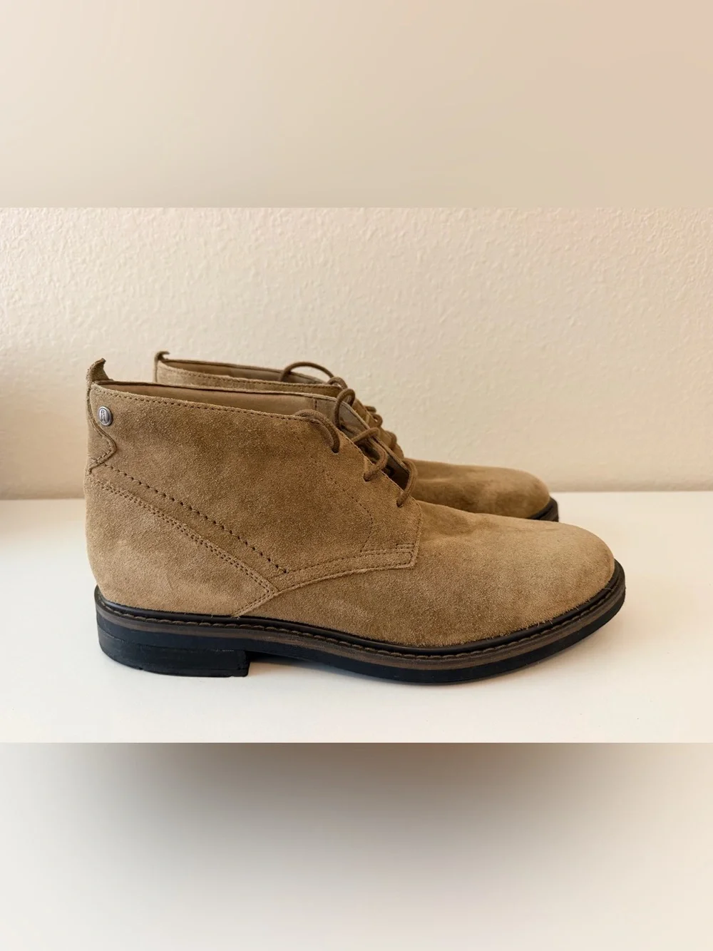 Clarks Newford Mid Chukka Boots – Men’s Size 11M – Dark Sand Suede